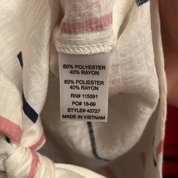 COPY - Button down blouse - Picture 2 of 5